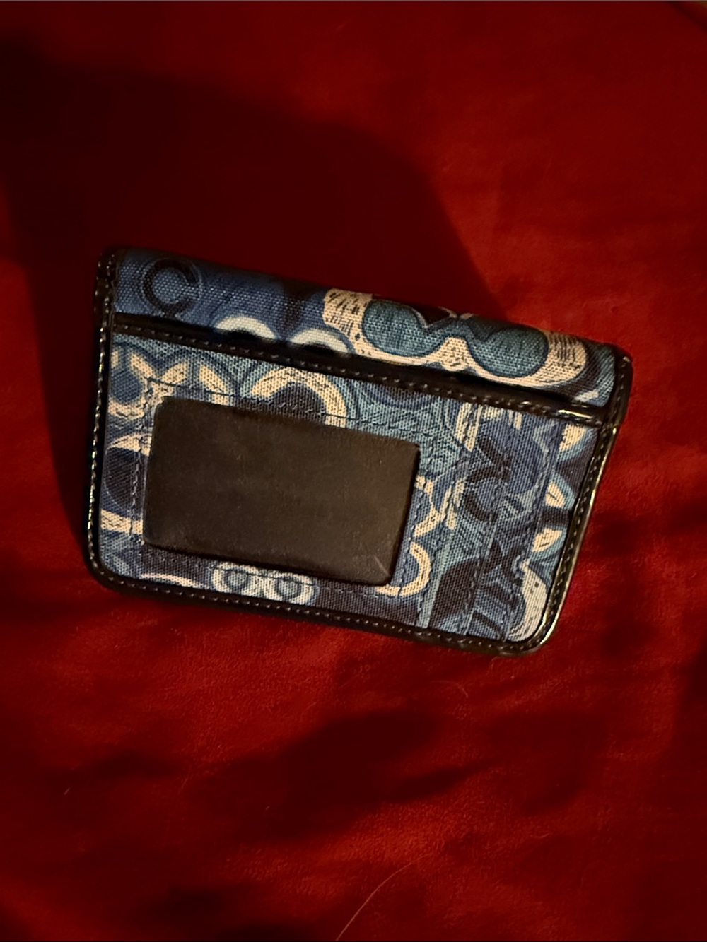 NWT - Coach Blue Signature Denim Flip Card Case w/button pocket